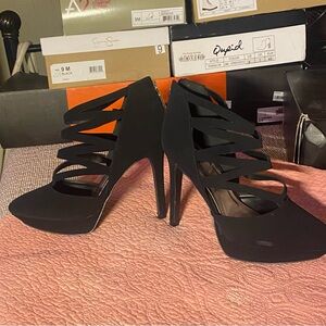 Qupid black Zodiac pumps with box. Size 9